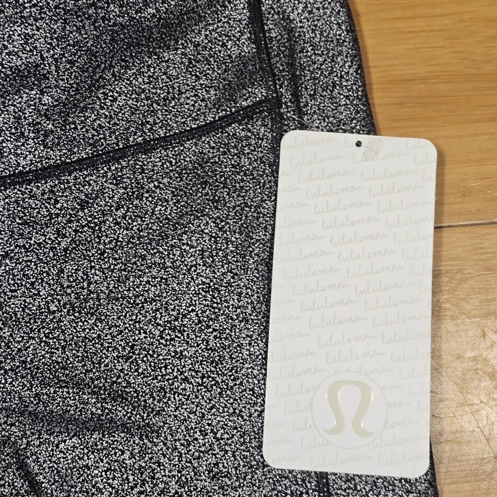 Lululemon Athletica Black and White Speckled Leggings - Picture 4 of 7